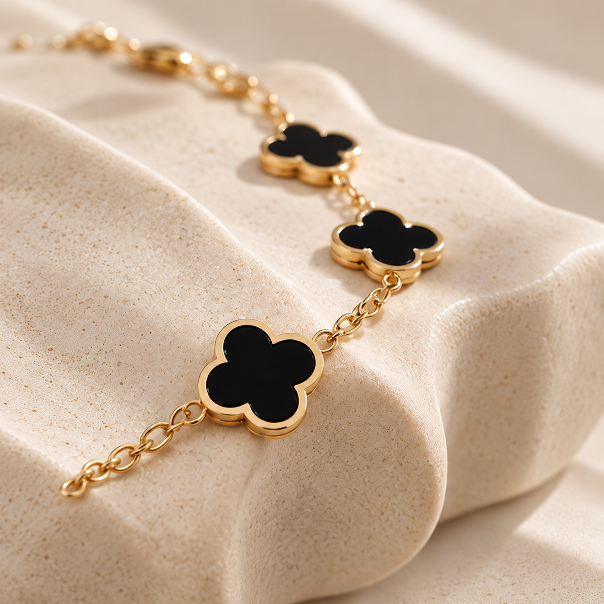 Five-Motif Clover Bracelet
